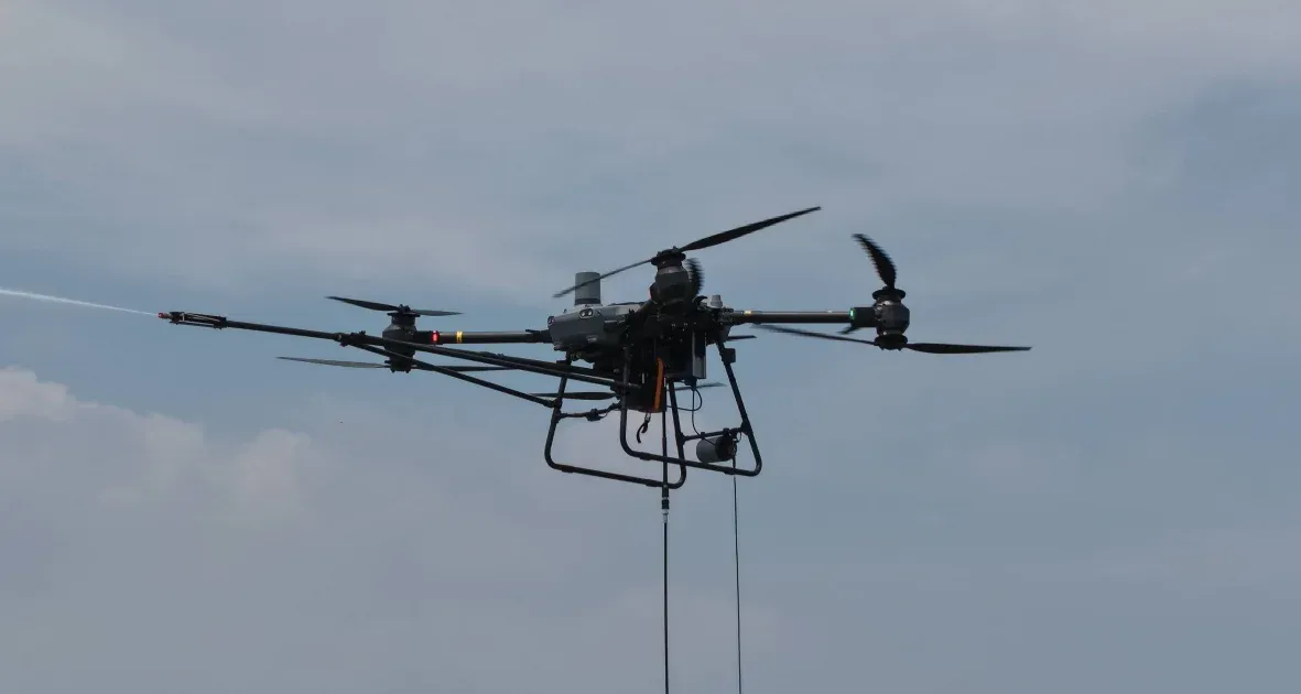 tethered cleaning drone tethered cleaning drone